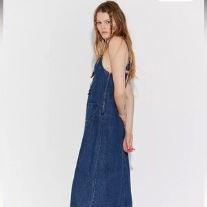 Dex Denim Midi Dress
Free People
COLOR-  Clean Rinse
NWOT